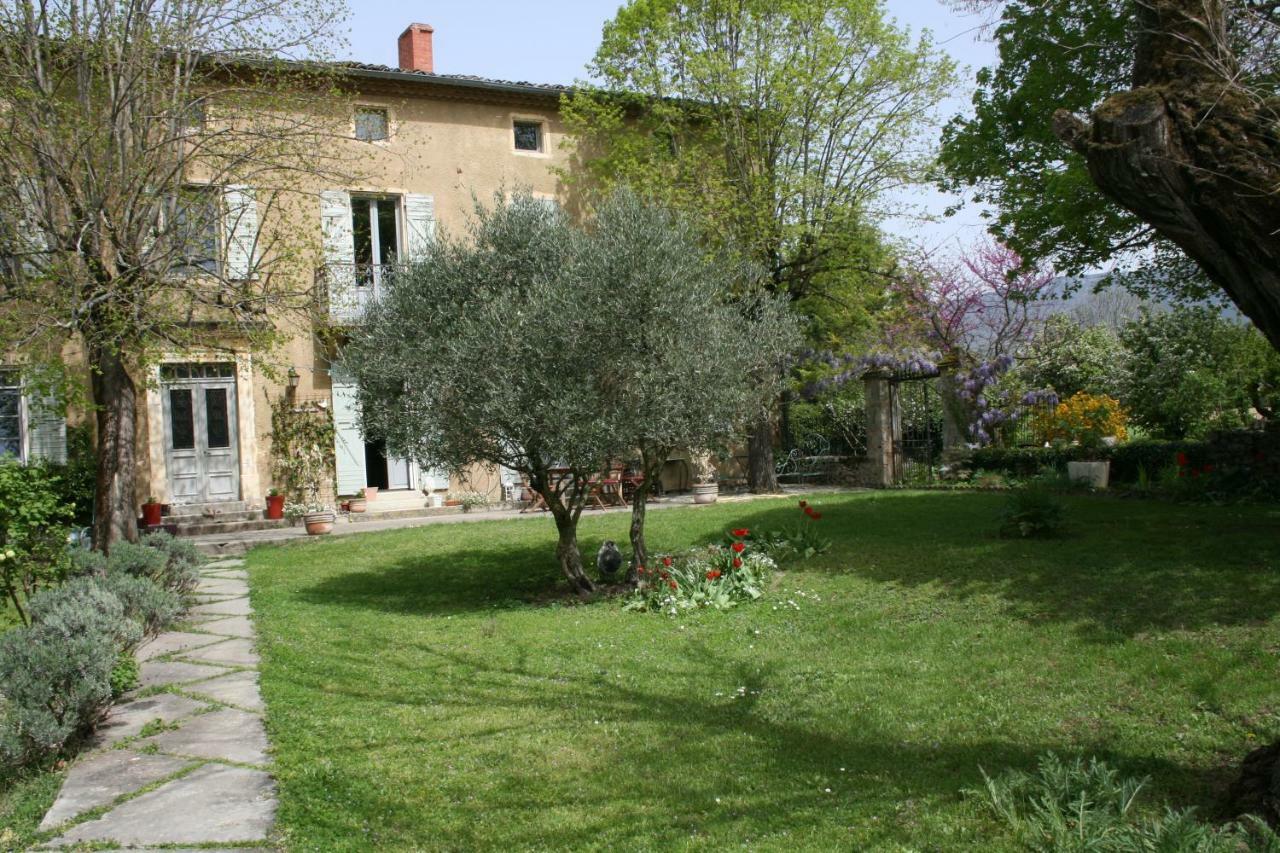 Le Domaine Des Rouges Queues Hotel Chateaudouble  Exterior foto